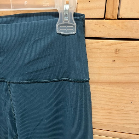 Align Ribbed Crop 23” leggings - Picture 2 of 4